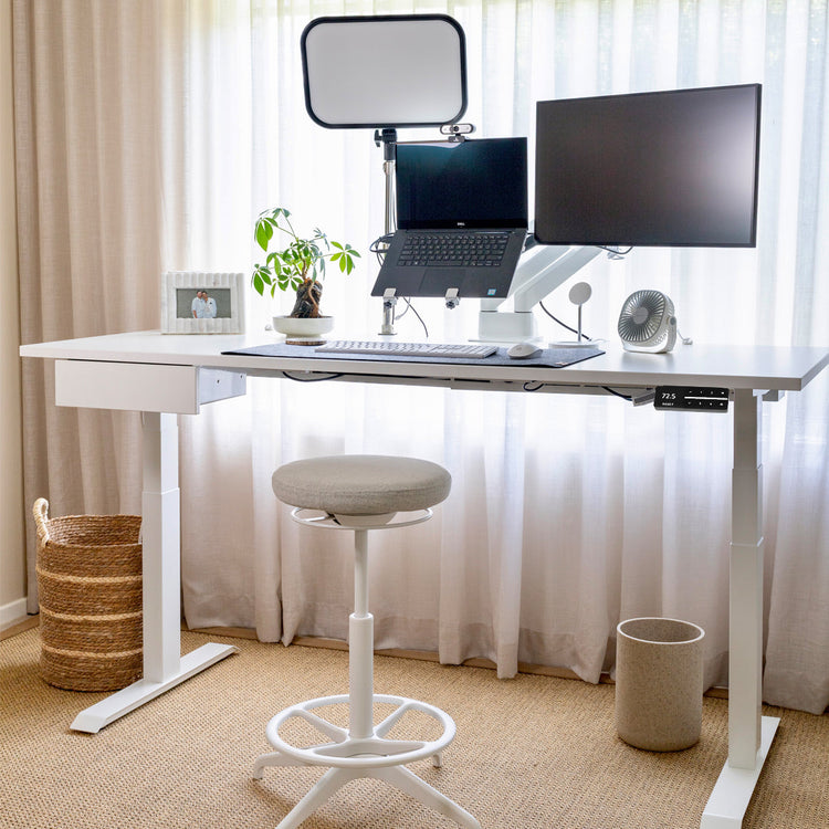 Bureau assis-debout Desky Dual en mélamine