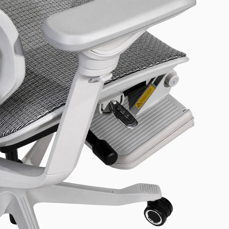 Chaise de bureau ergonomique Desky Contourra avec repose-pieds rentré
