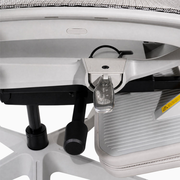 Chaise ergonomique Desky Contourra avec levier de réglage de la profondeur