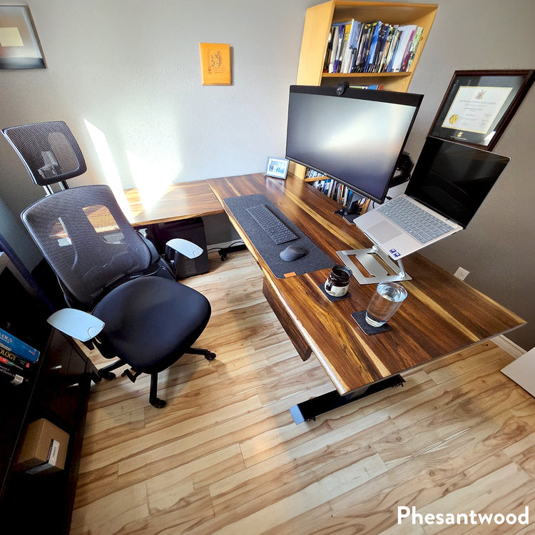 Bureau assis-debout d'angle en bois massif Desky