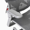 Chaise ergonomique Contourra blanche avec accoudoirs réglables
